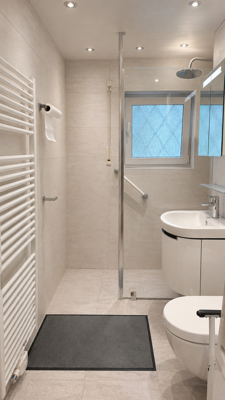 KI-bearbeitetes Bad mit Dusche und Fenster